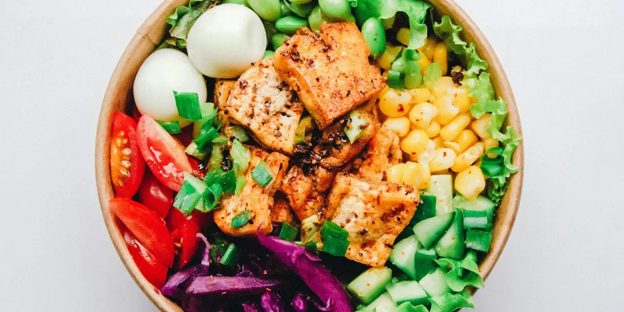 Tofu poke bowl